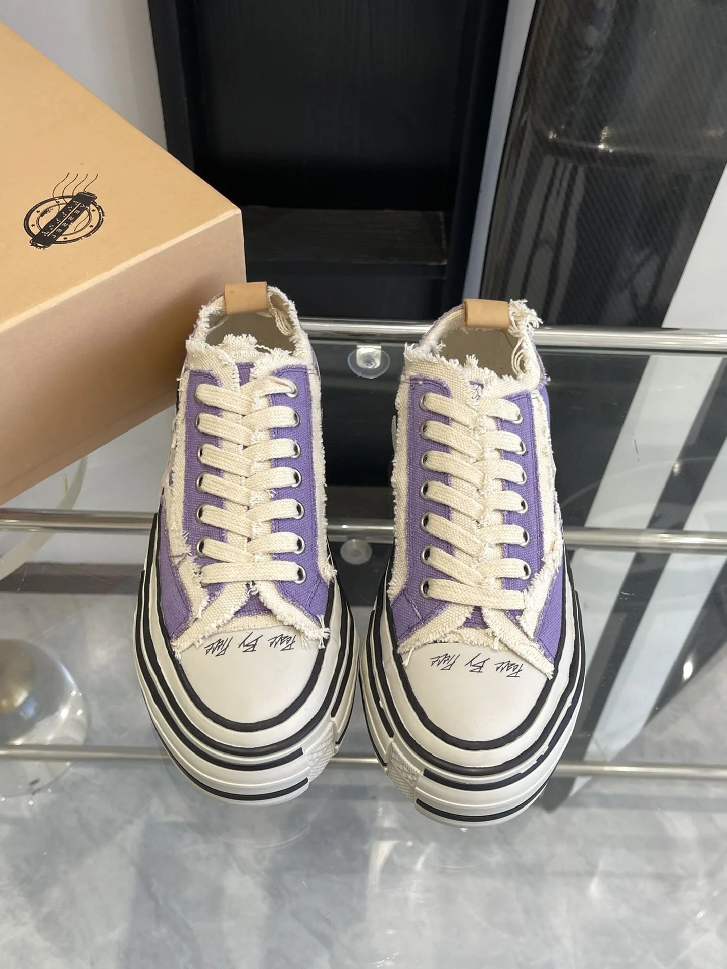 Versatile Xvessel Shoes 7074