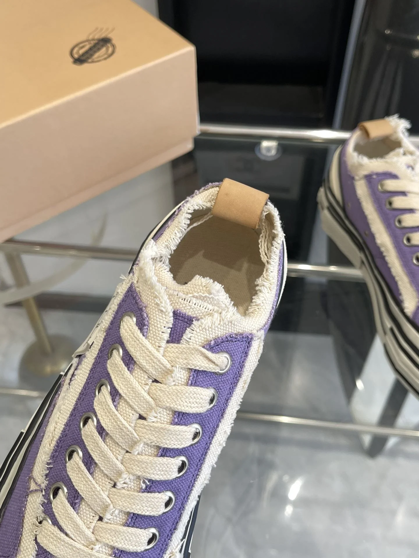 Versatile Xvessel Shoes 7074