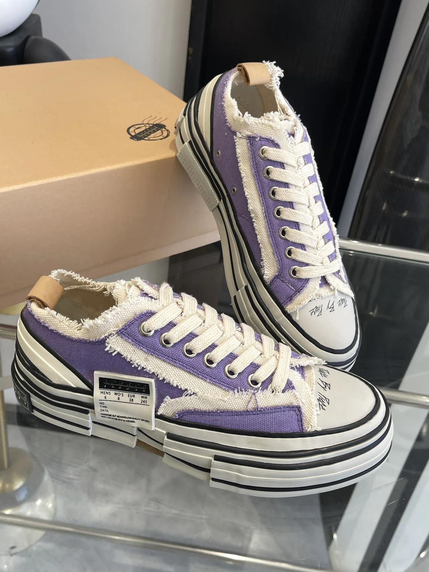 Versatile Xvessel Shoes 7074