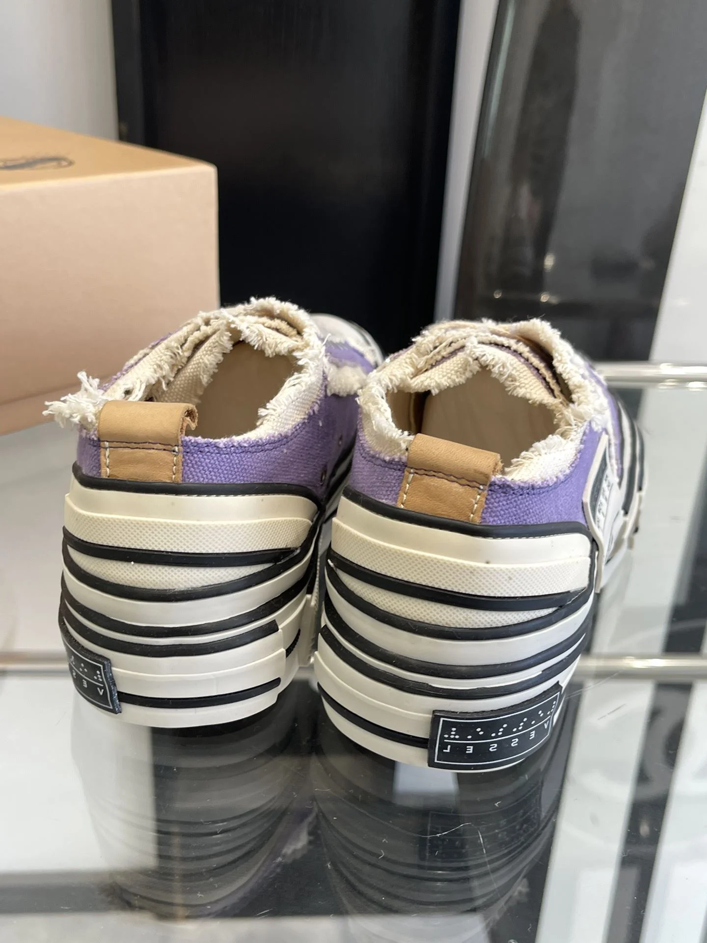 Versatile Xvessel Shoes 7074