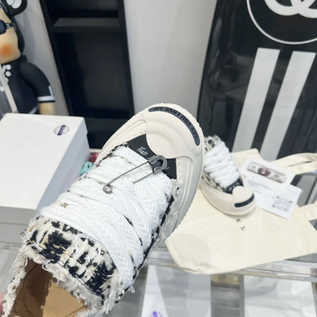 Resilient Xvessel Shoes 7084