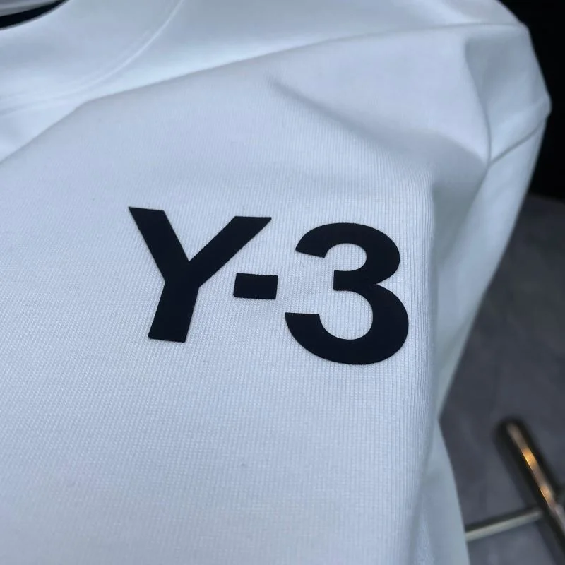 Minimalist Y-3 T-Shirts 163910