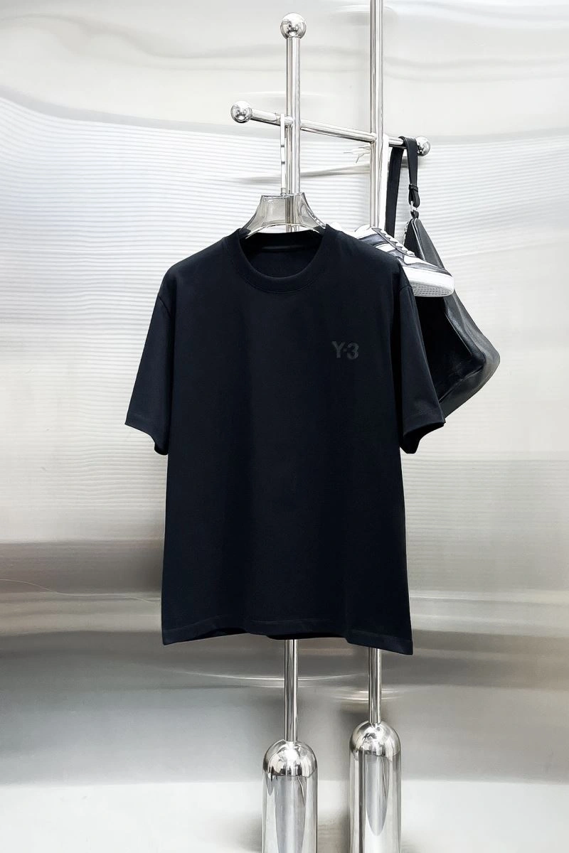 Sporty Y-3 T-Shirts 161250