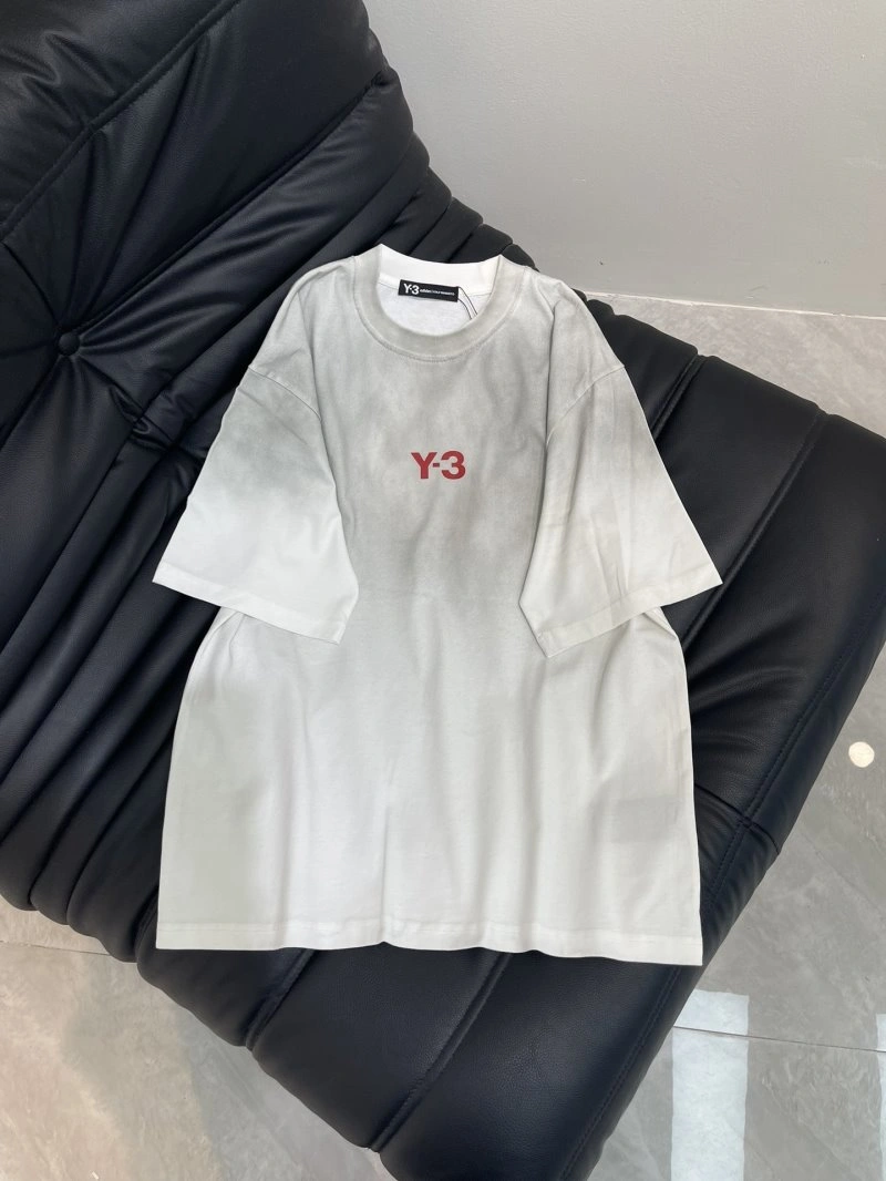 Sporty Y-3 T-Shirts 146864
