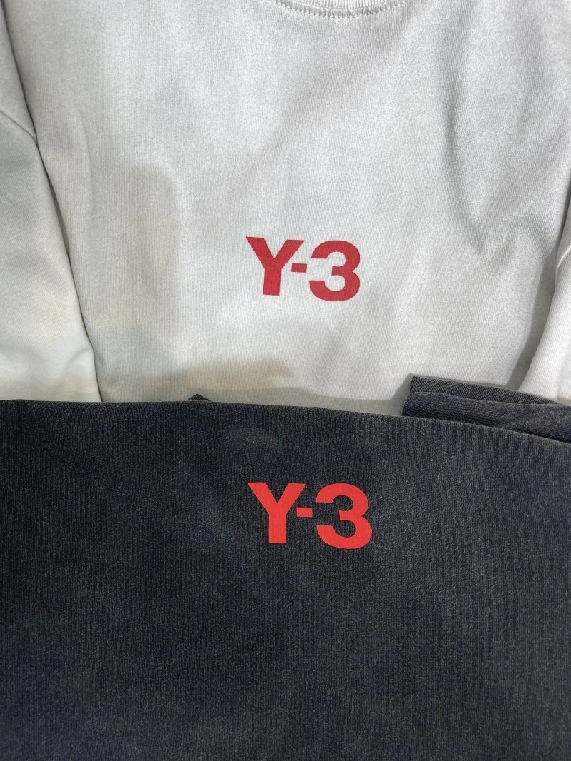 Sporty Y-3 T-Shirts 146864