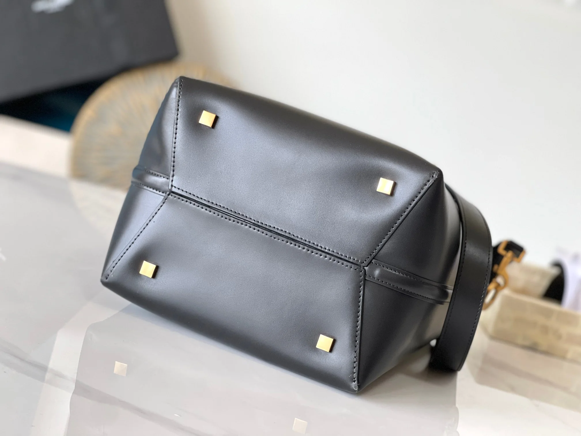 YSL Bucket Bags Lightweight 37710