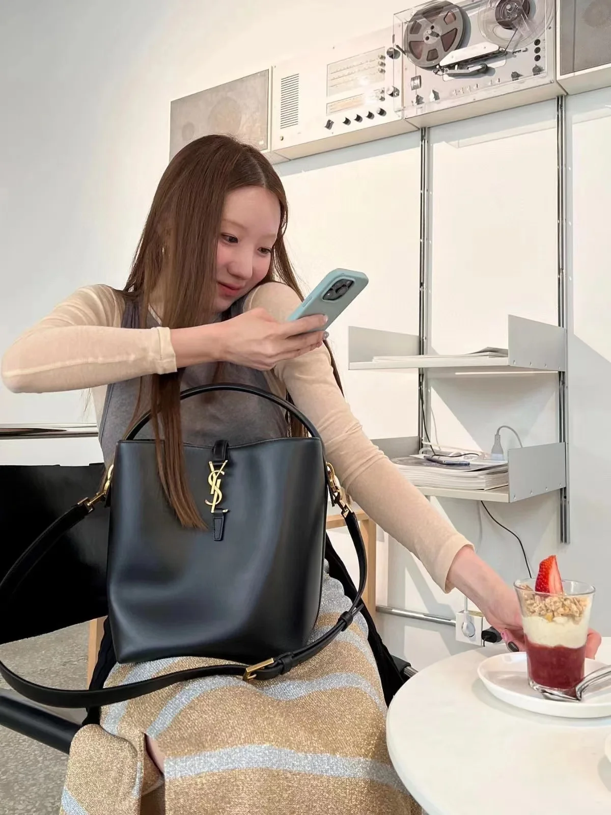 YSL Bucket Bags Lightweight 37710