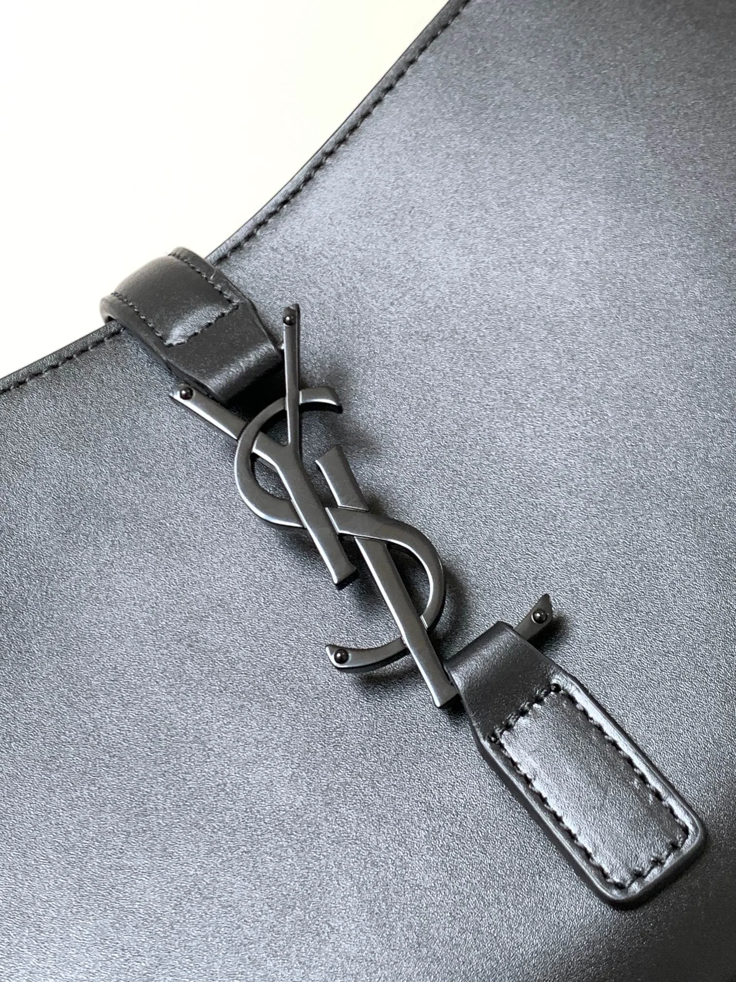 Bold YSL Hobo Bags 37722