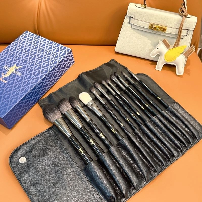 Refined YSL Makeup Brushe 267564