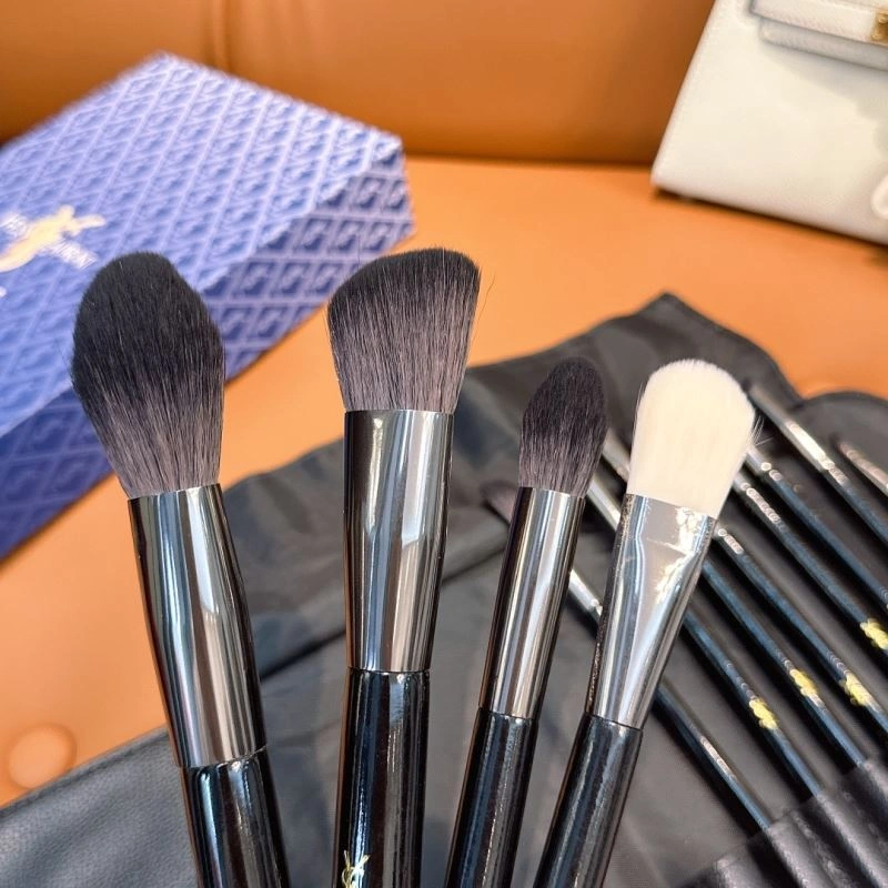 Refined YSL Makeup Brushe 267564
