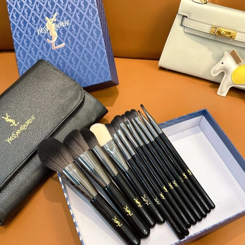 Refined YSL Makeup Brushe 267564
