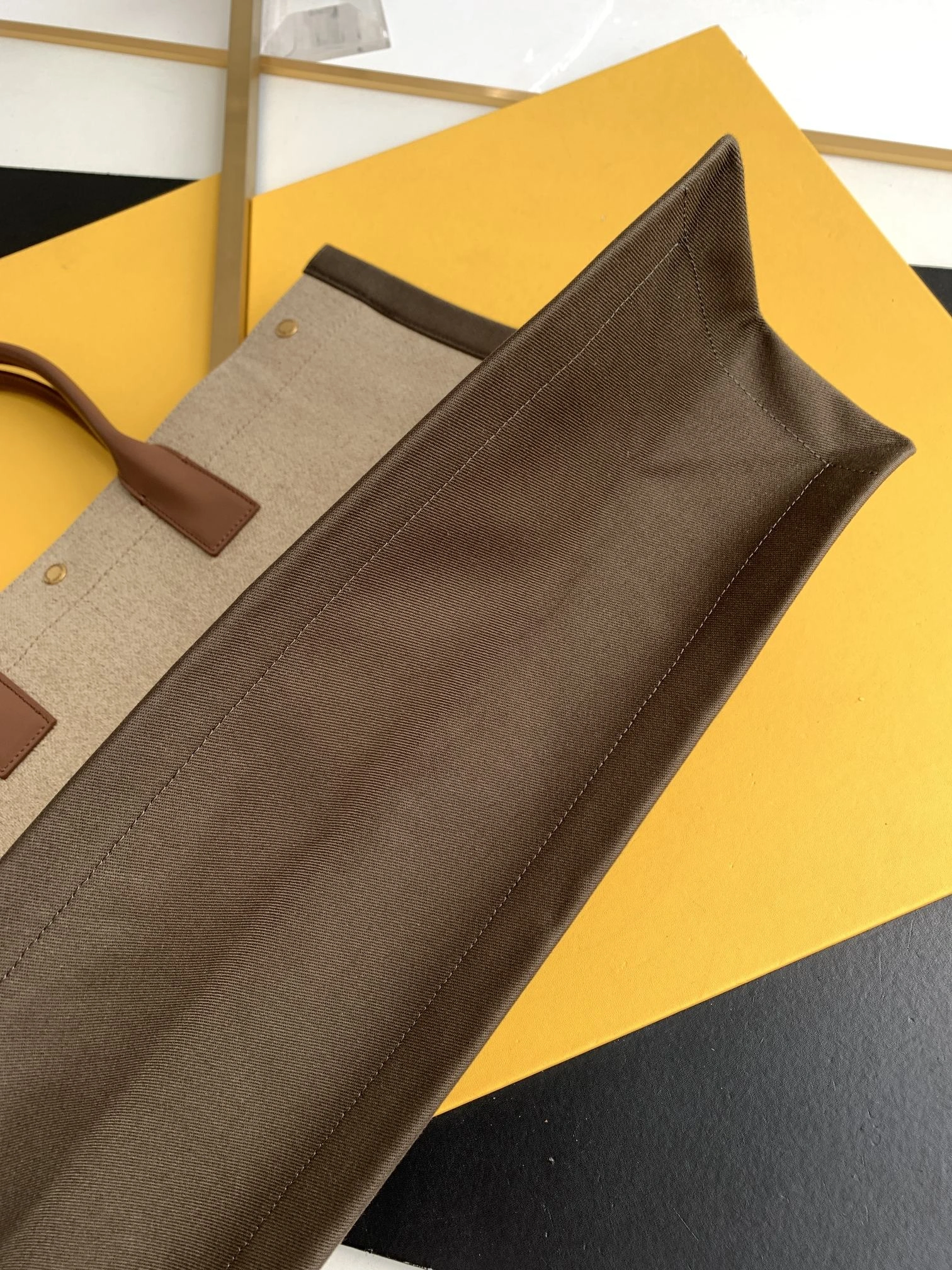 EyeCatching YSL Shopping Bags 74784