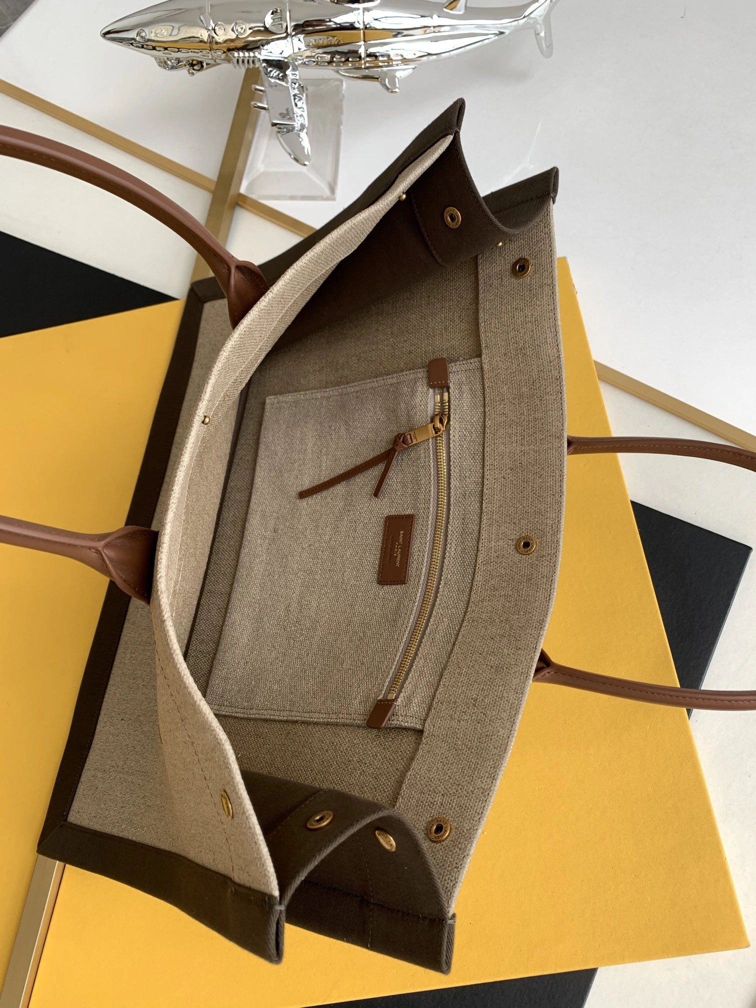 EyeCatching YSL Shopping Bags 74784