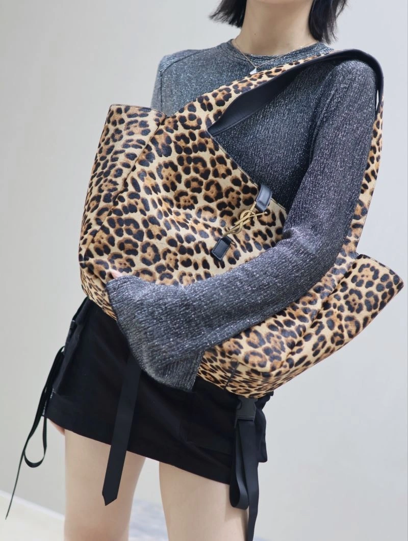 EyeCatching YSL Shopping Bags 62760