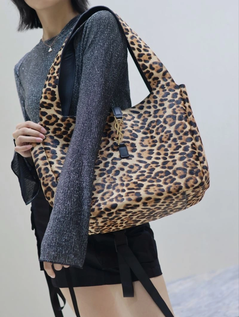 EyeCatching YSL Shopping Bags 62760