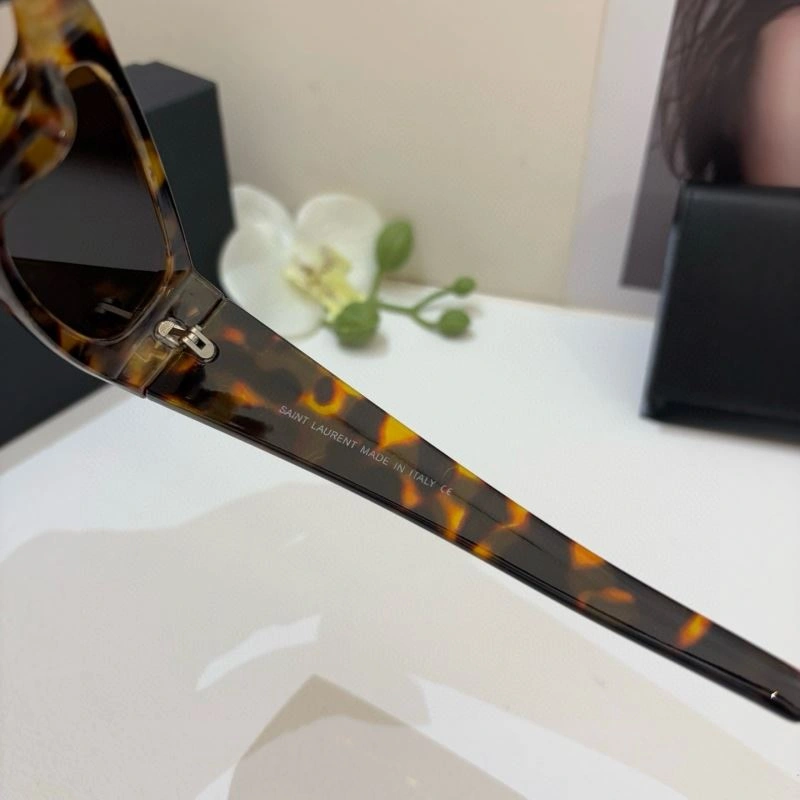 Lightweight YSL Sunglasses 282672