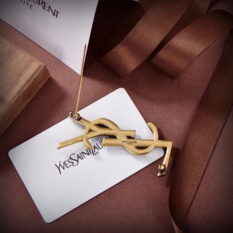 UrbanChic Ysl Brooches 212704