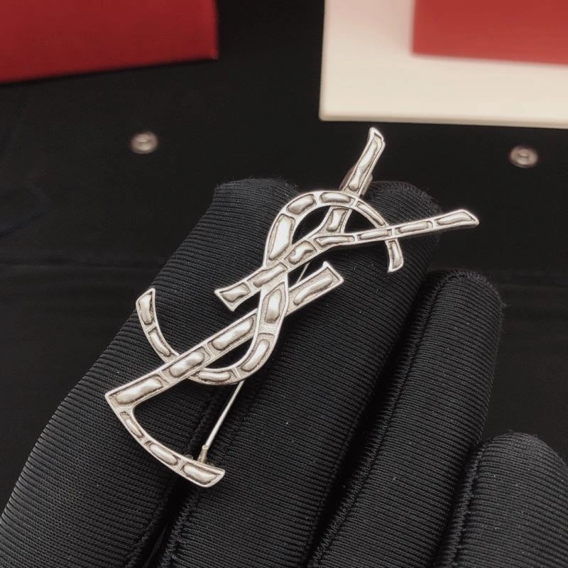 Cozy Ysl Brooches 208261