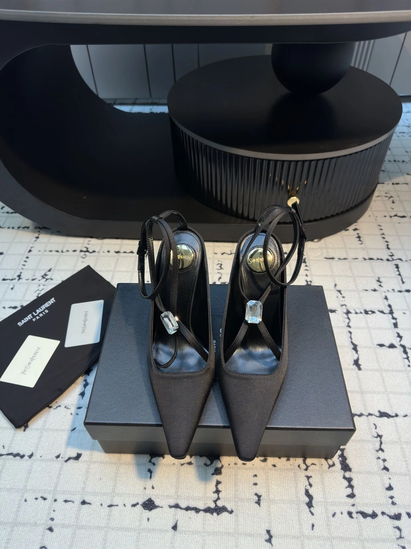 Ysl Sandals Resilient 7049