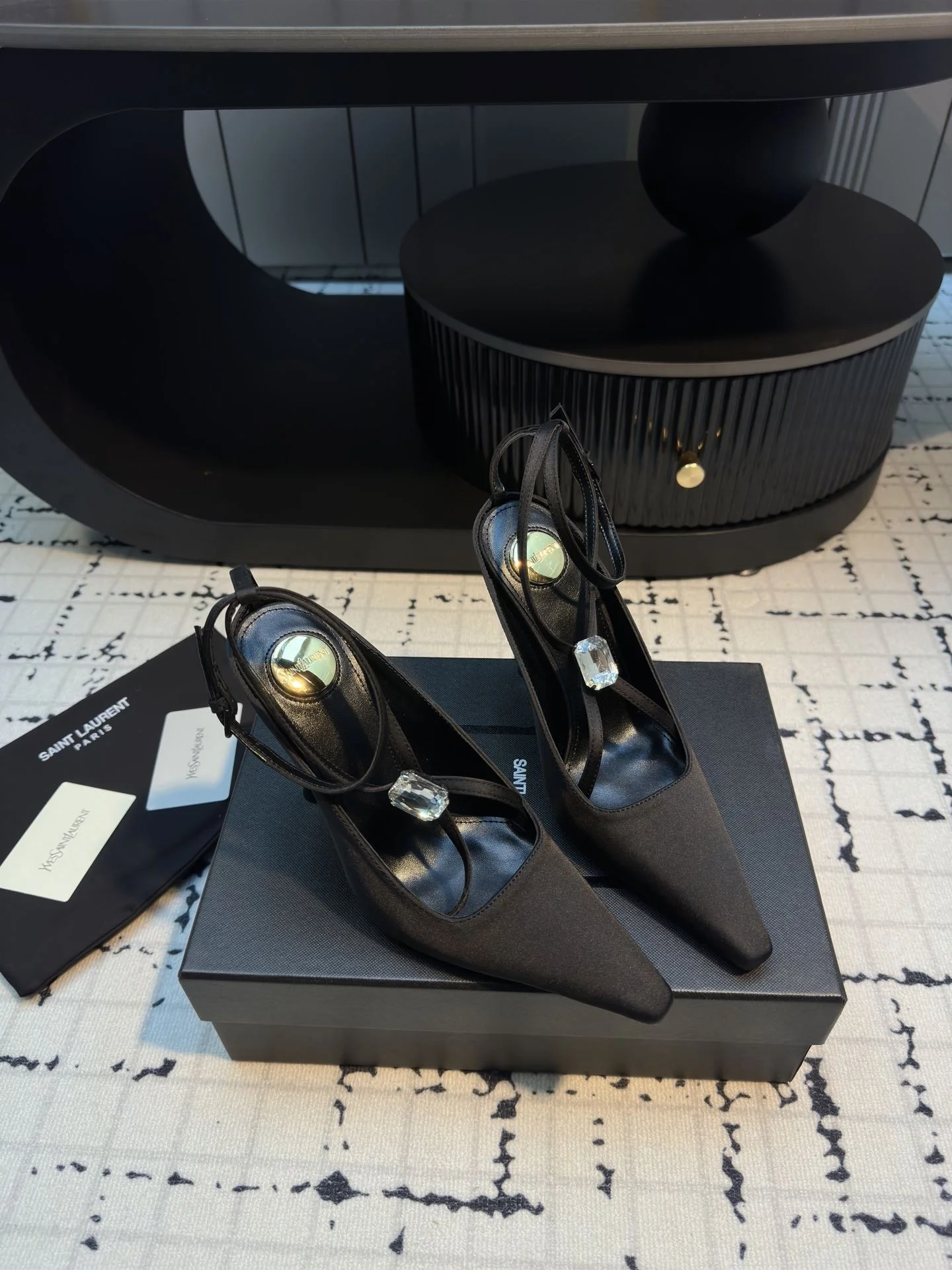Ysl Sandals Resilient 7049