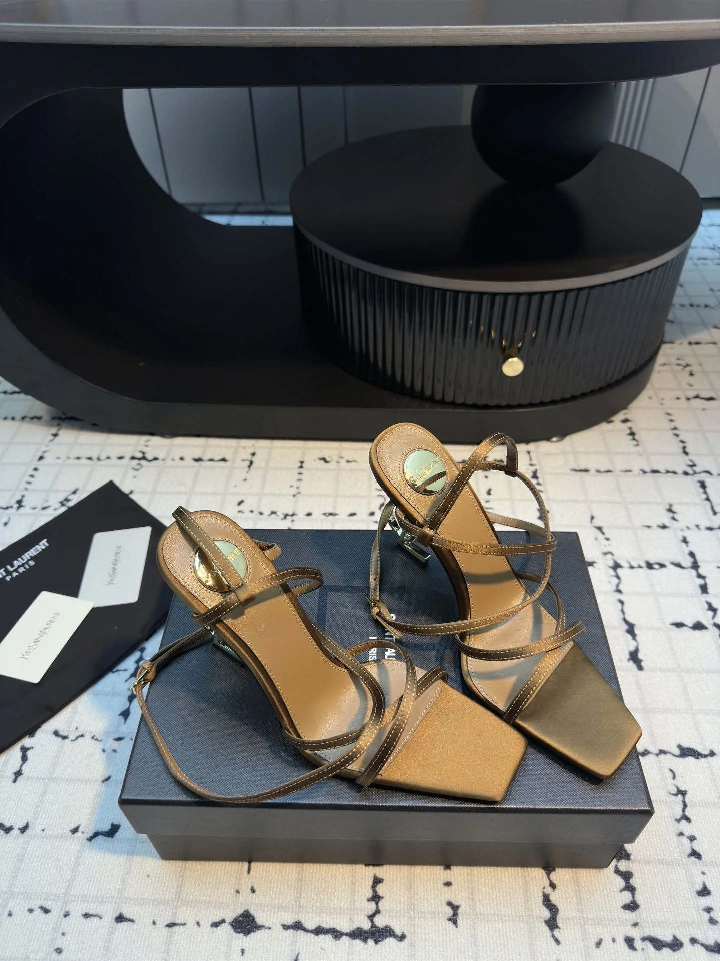 Minimalist Ysl Sandals 7047