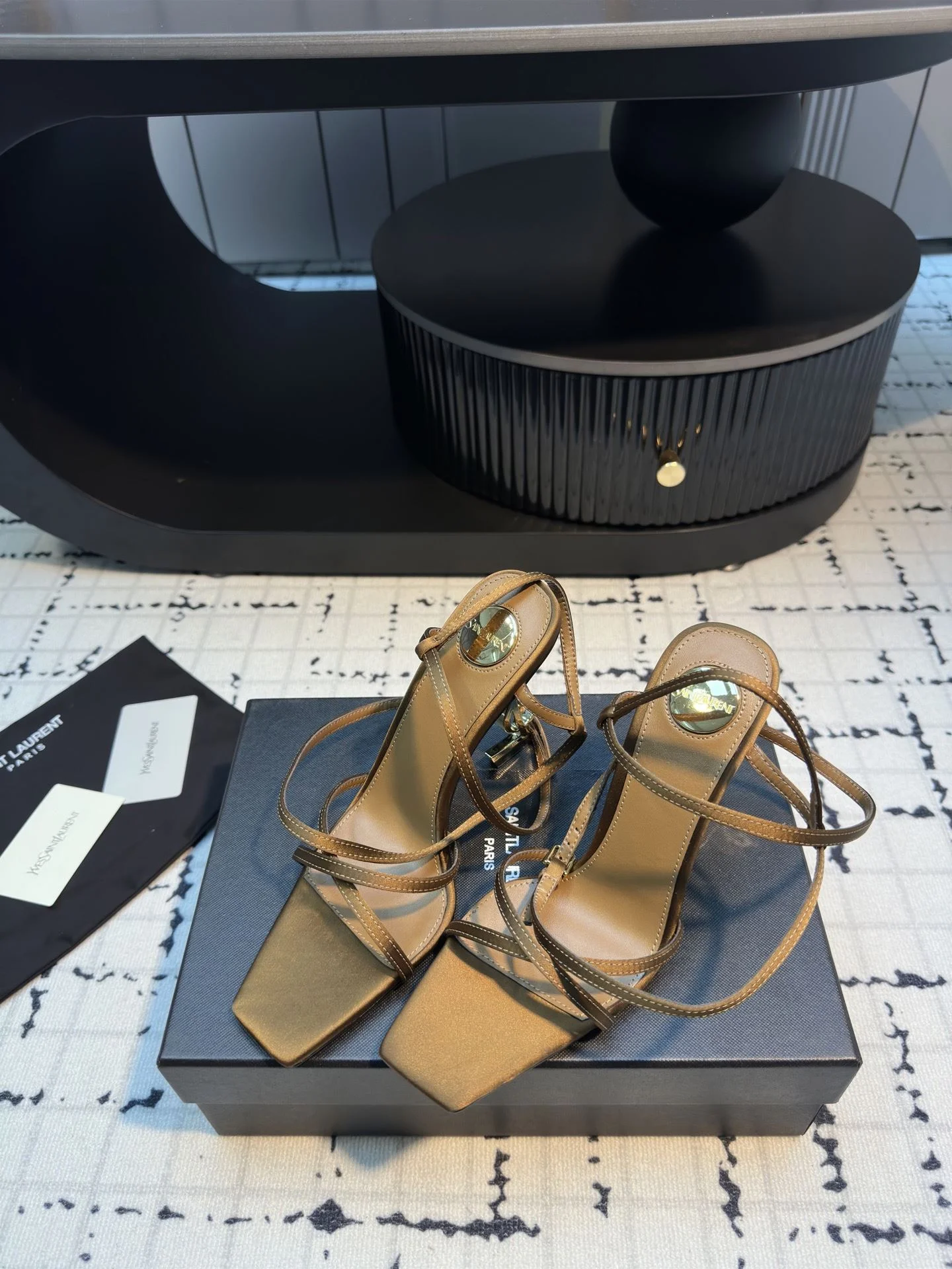 Minimalist Ysl Sandals 7047