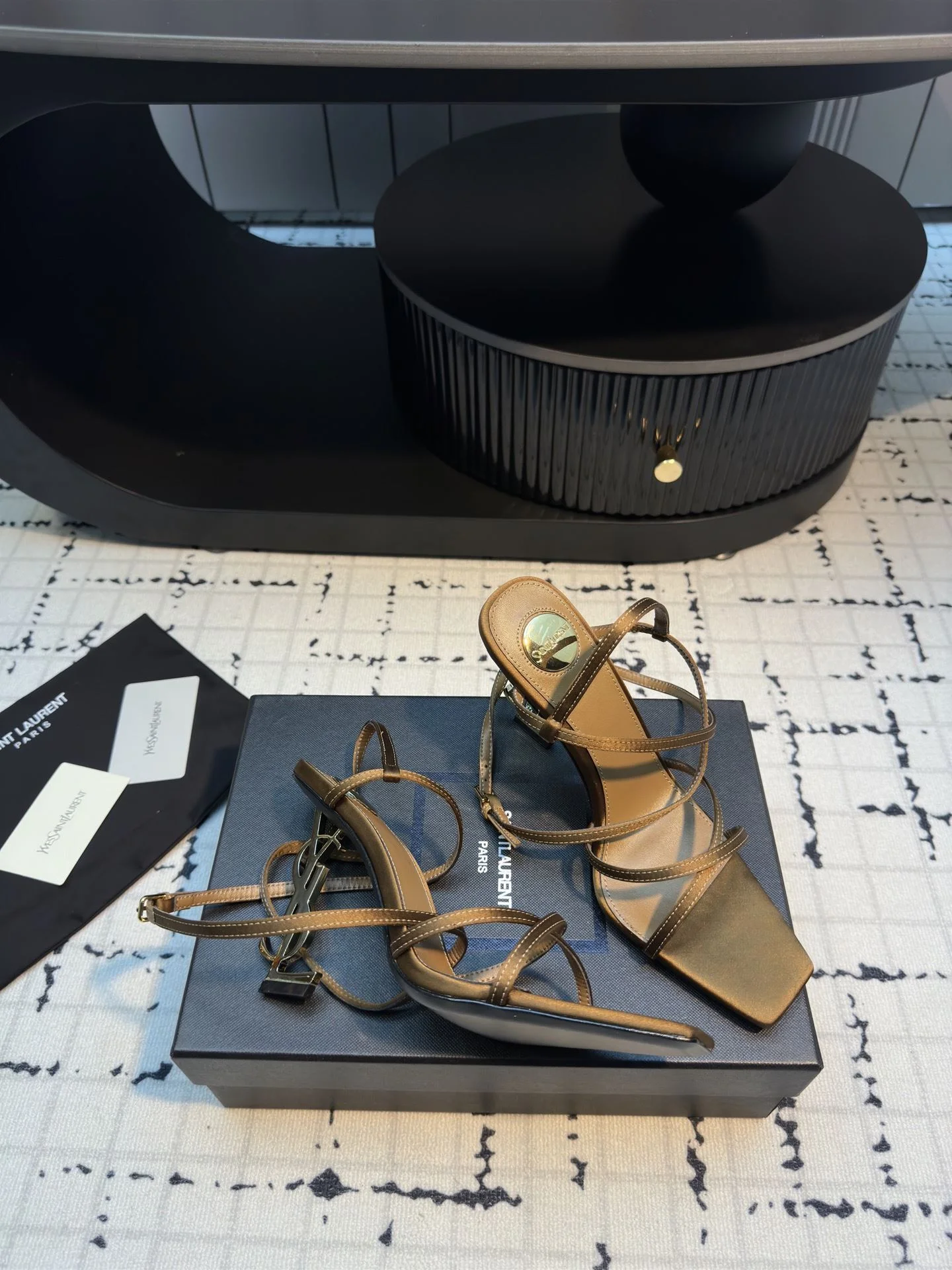 Minimalist Ysl Sandals 7047