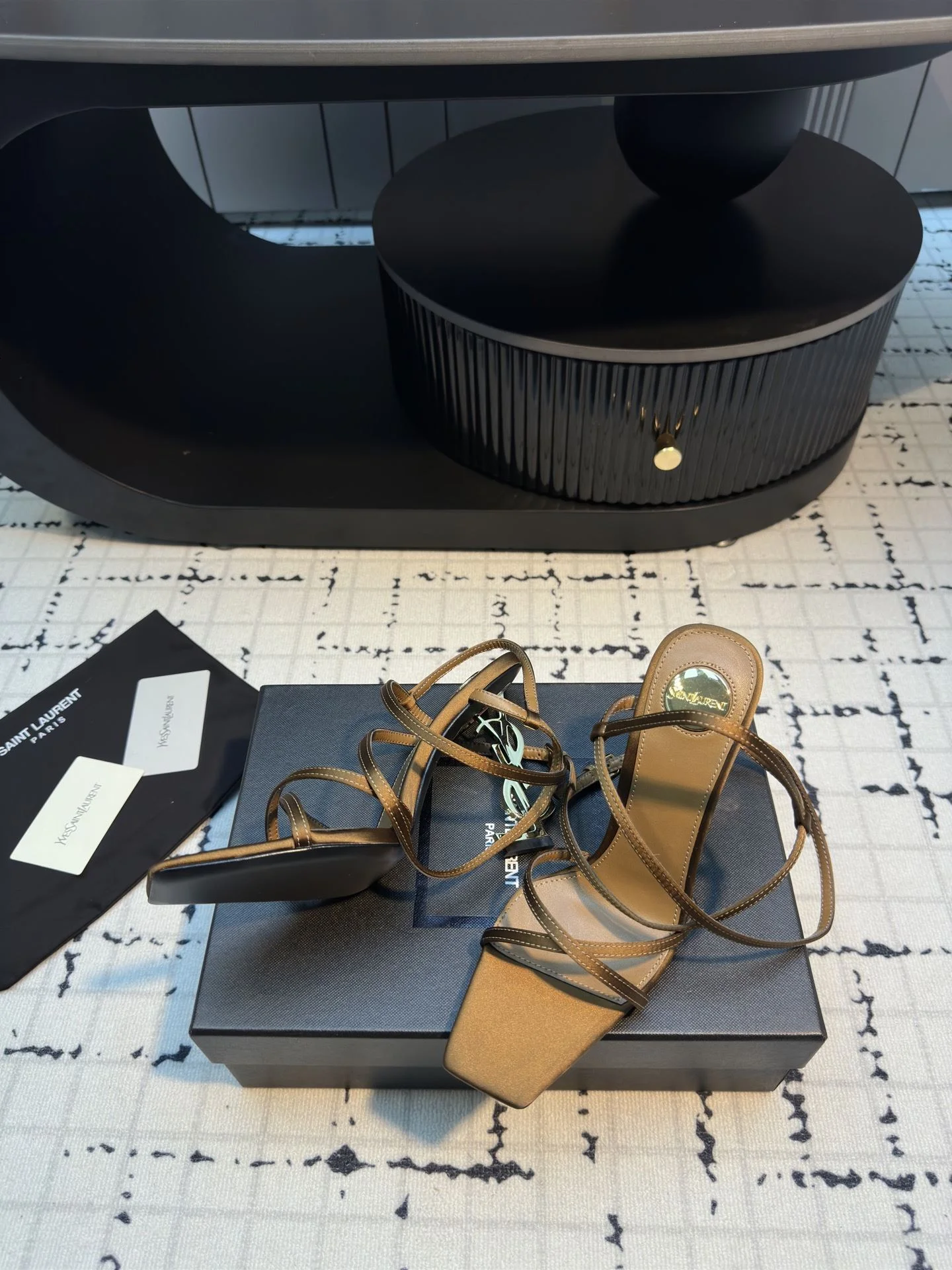 Minimalist Ysl Sandals 7047