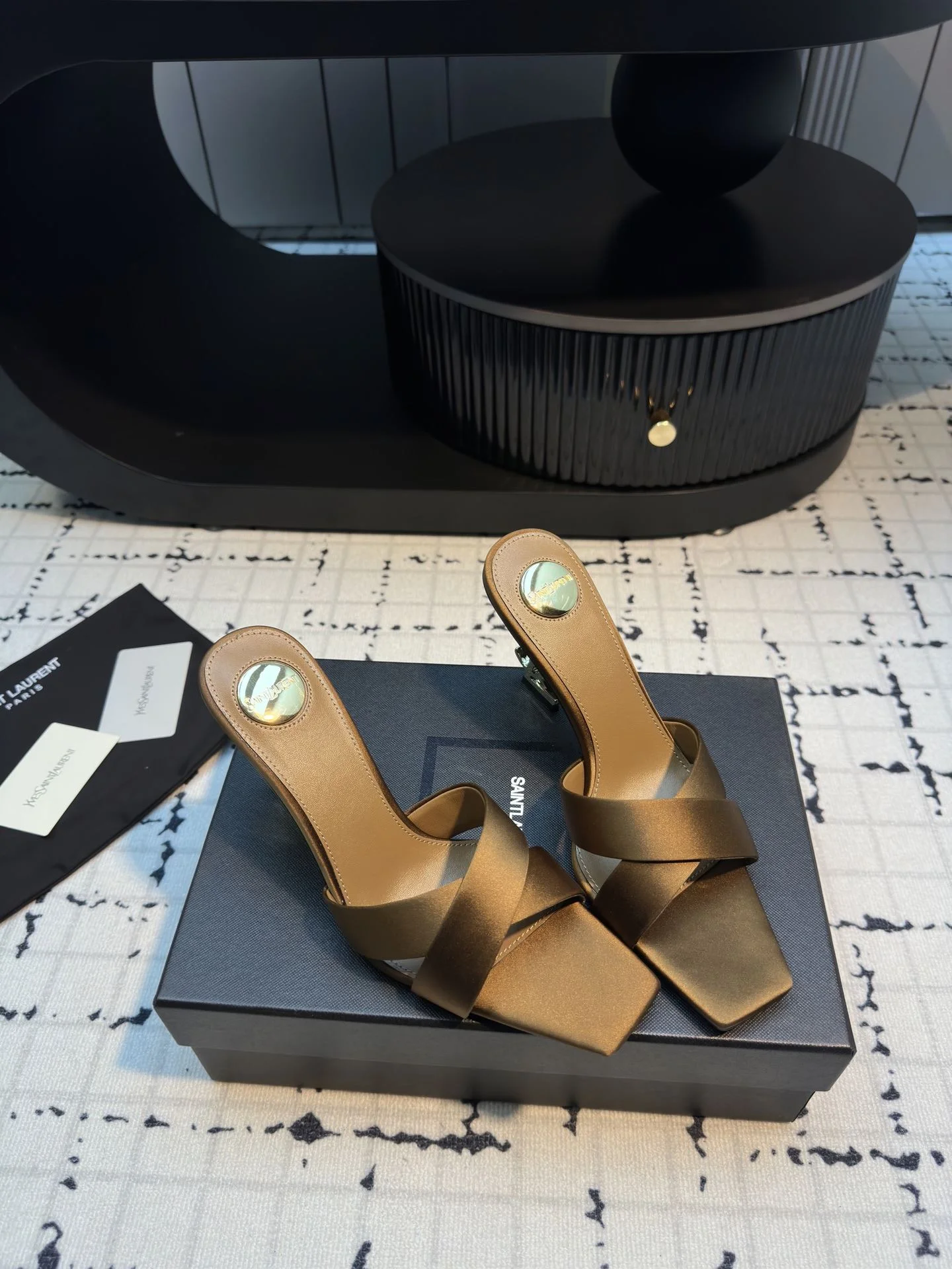 Ysl Sandals Practical 7056
