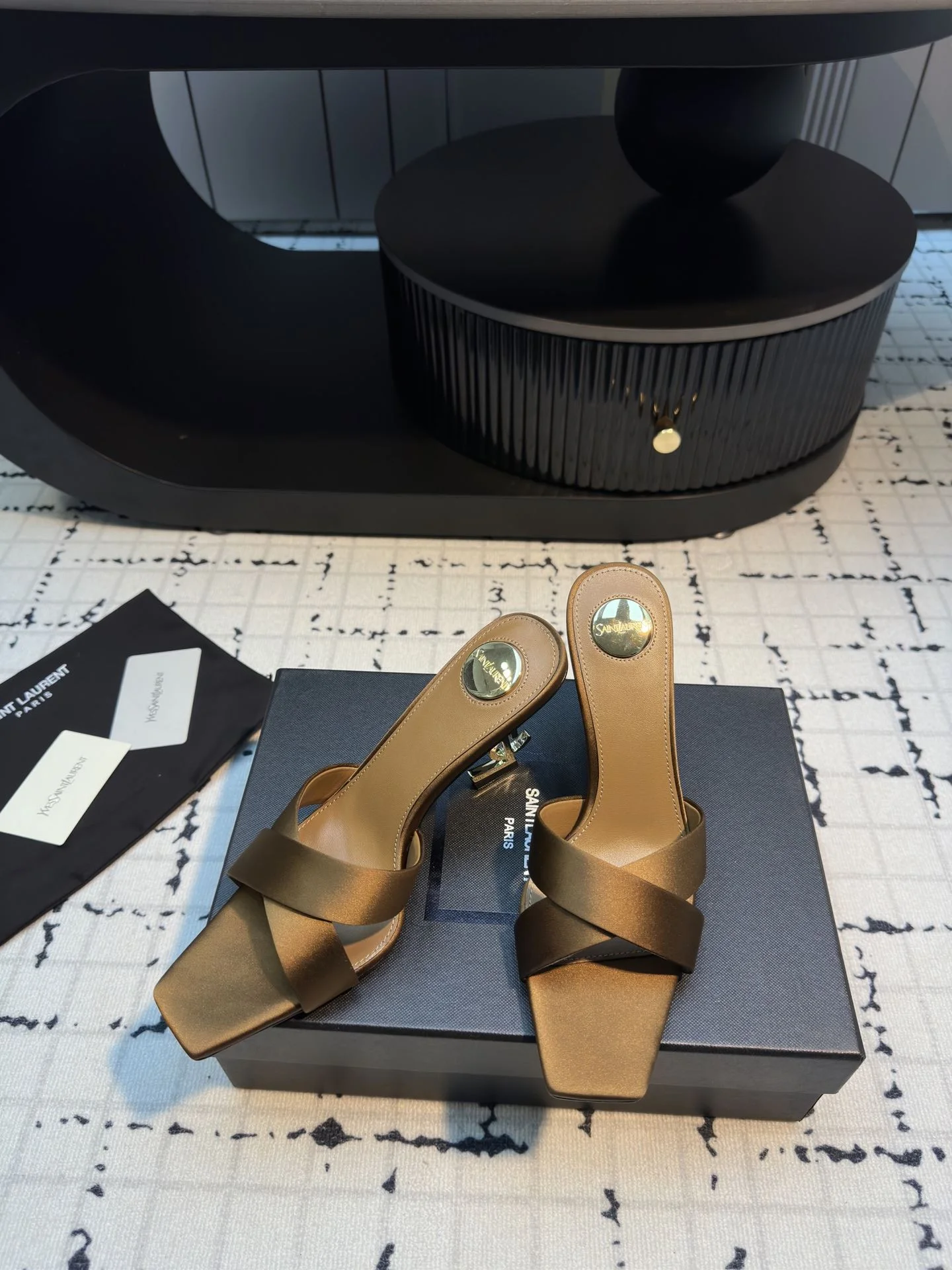 Ysl Sandals Practical 7056