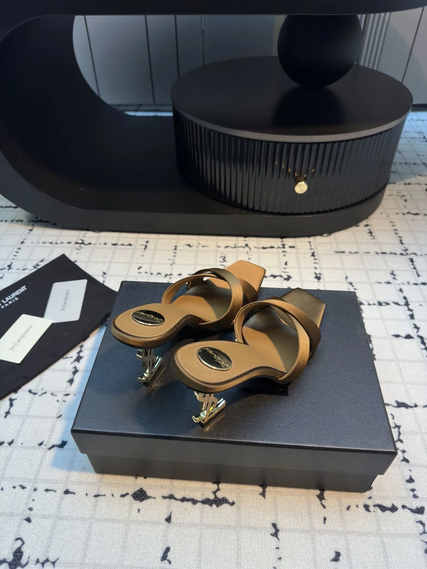 Ysl Sandals Practical 7056