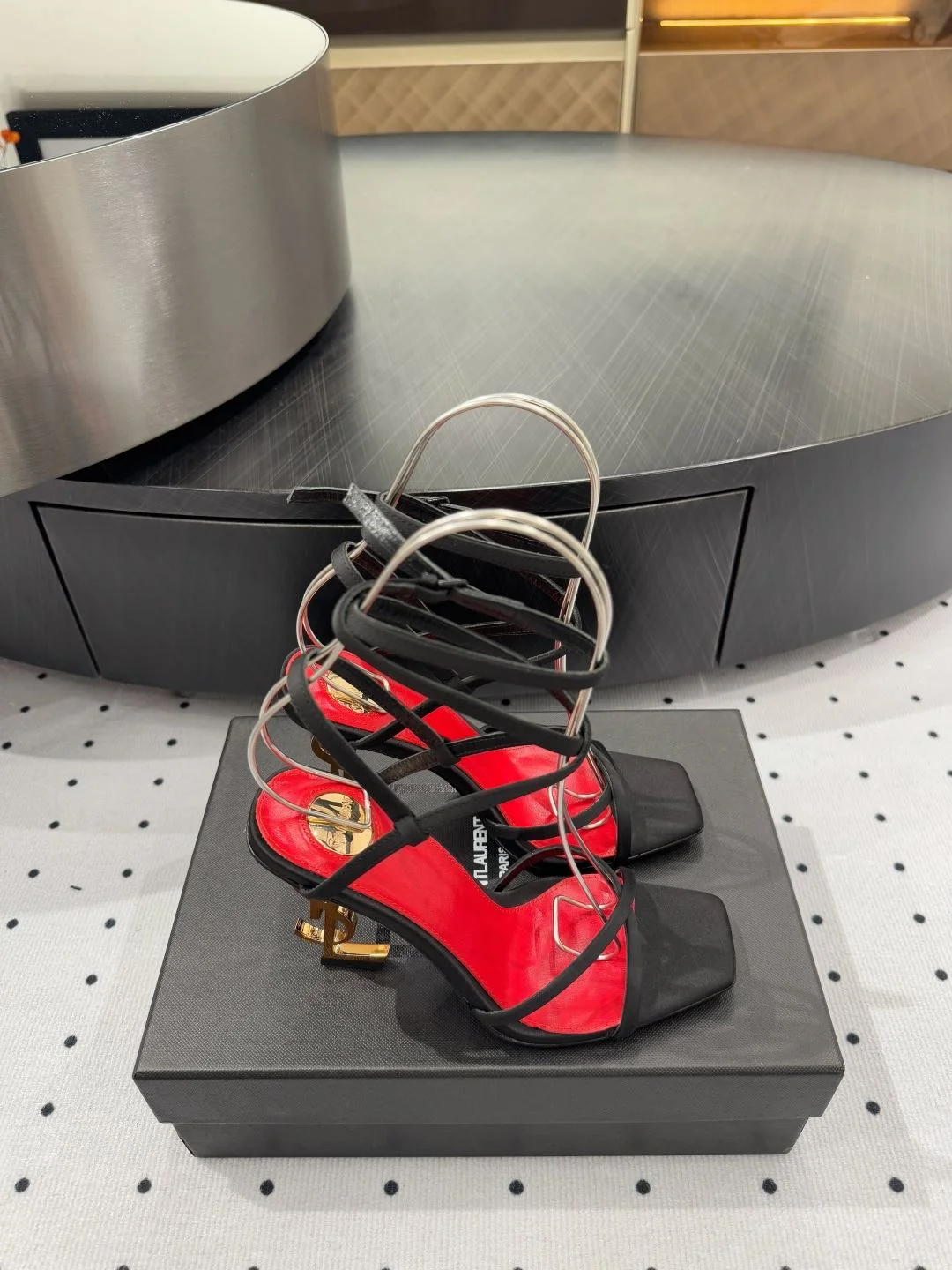 Flexible Ysl Sandals 7066