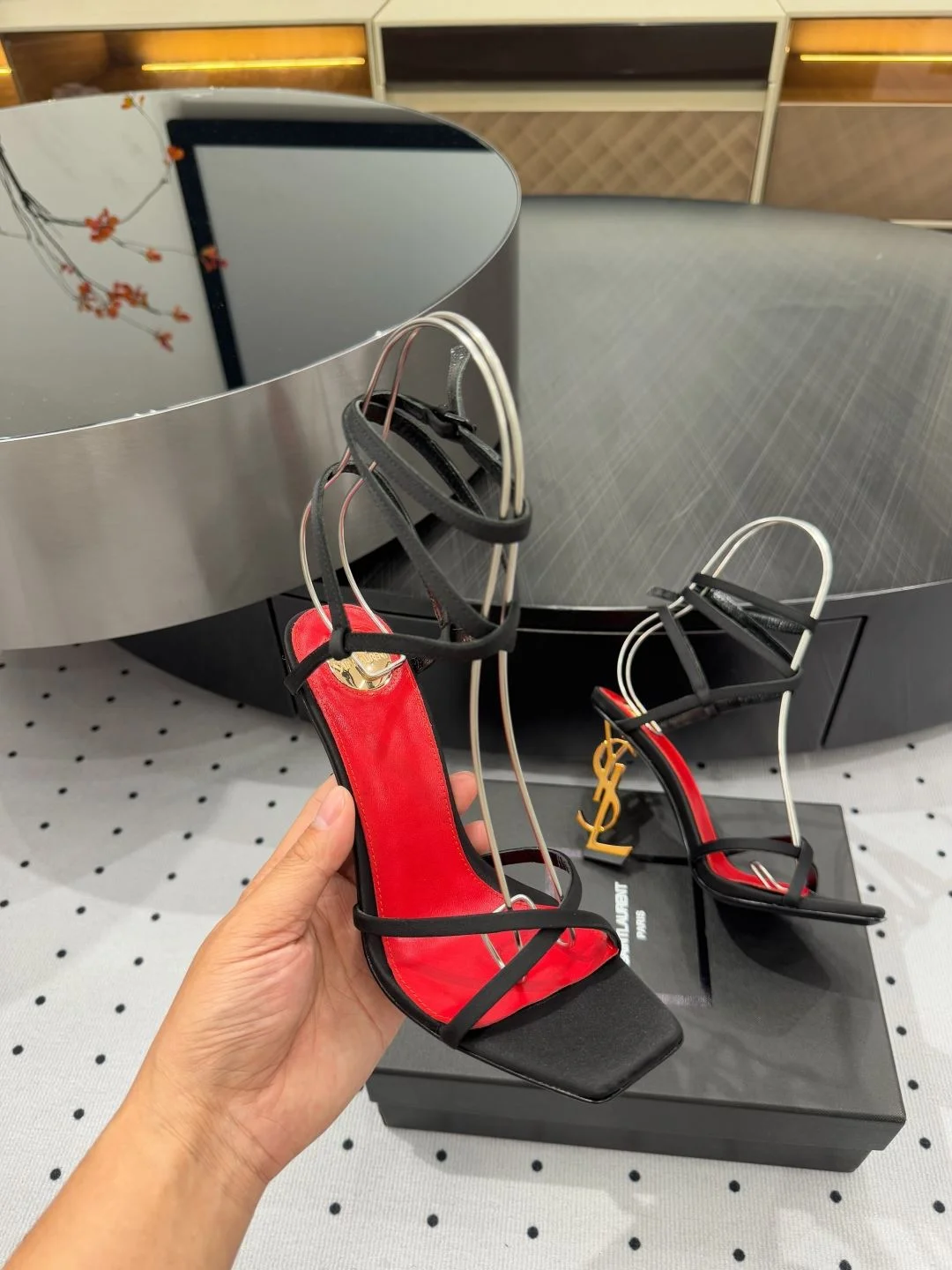 Flexible Ysl Sandals 7066