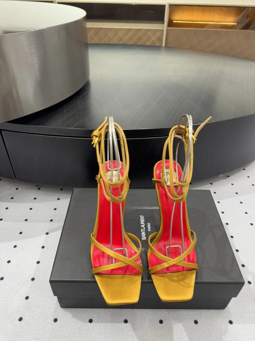 Ysl Sandals Flexible 7040