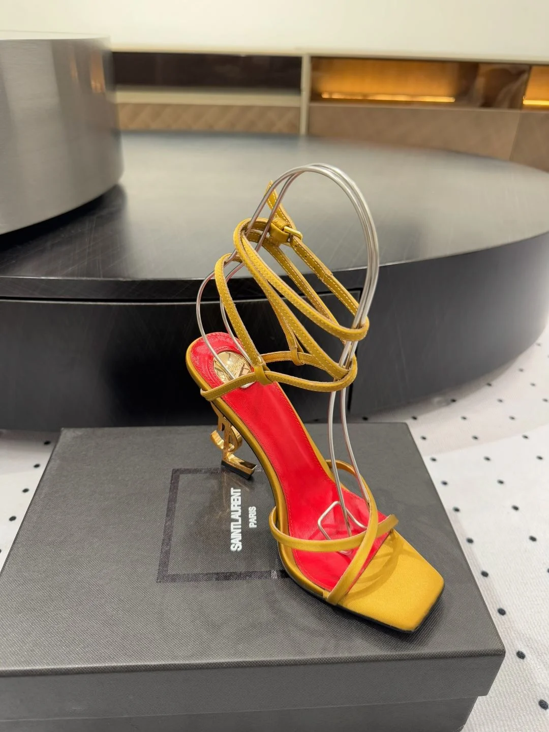 Ysl Sandals Flexible 7040