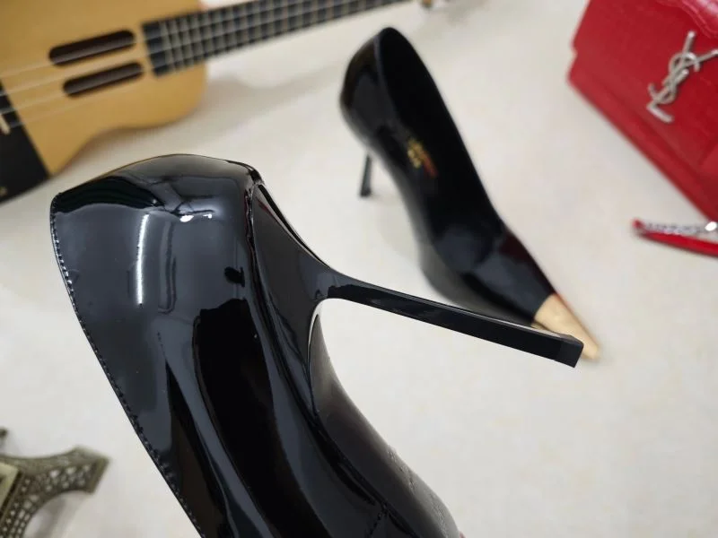 WaterResistant Ysl Sandals 15318