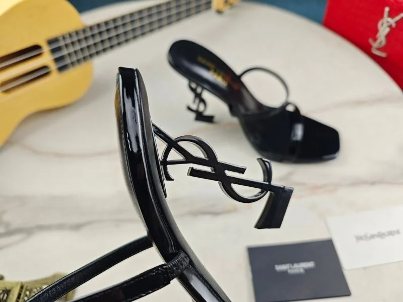 Versatile Ysl Sandals 15277
