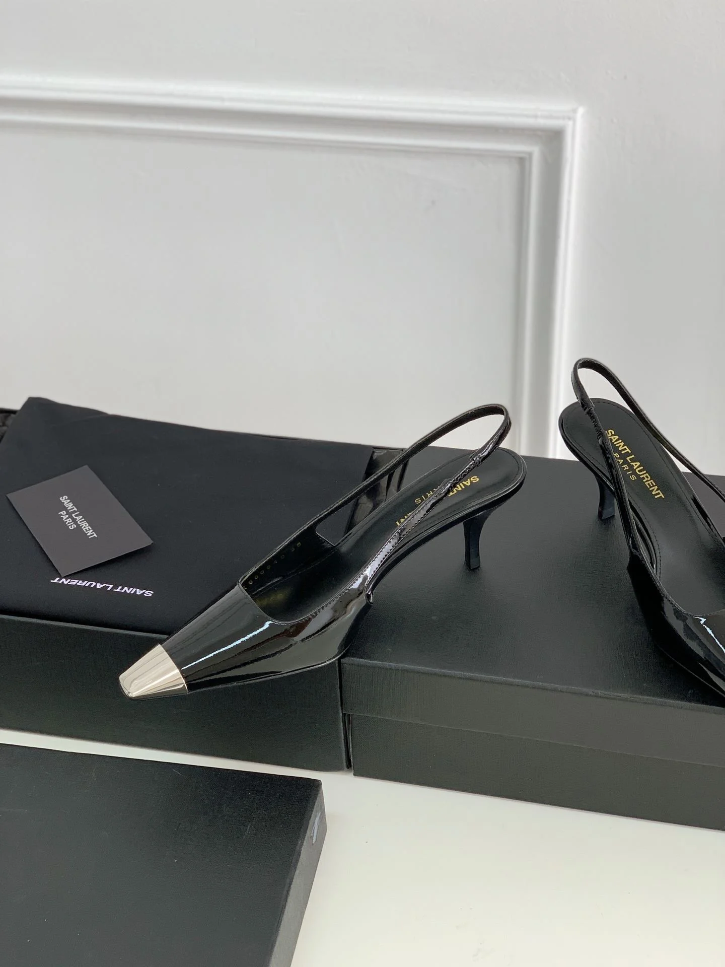 TechFriendly Ysl Sandals 5711