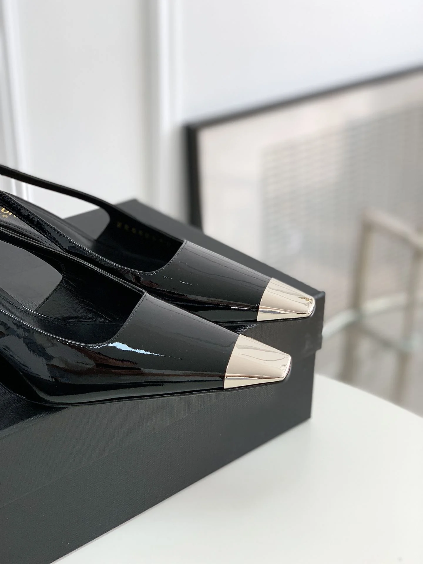 TechFriendly Ysl Sandals 5711