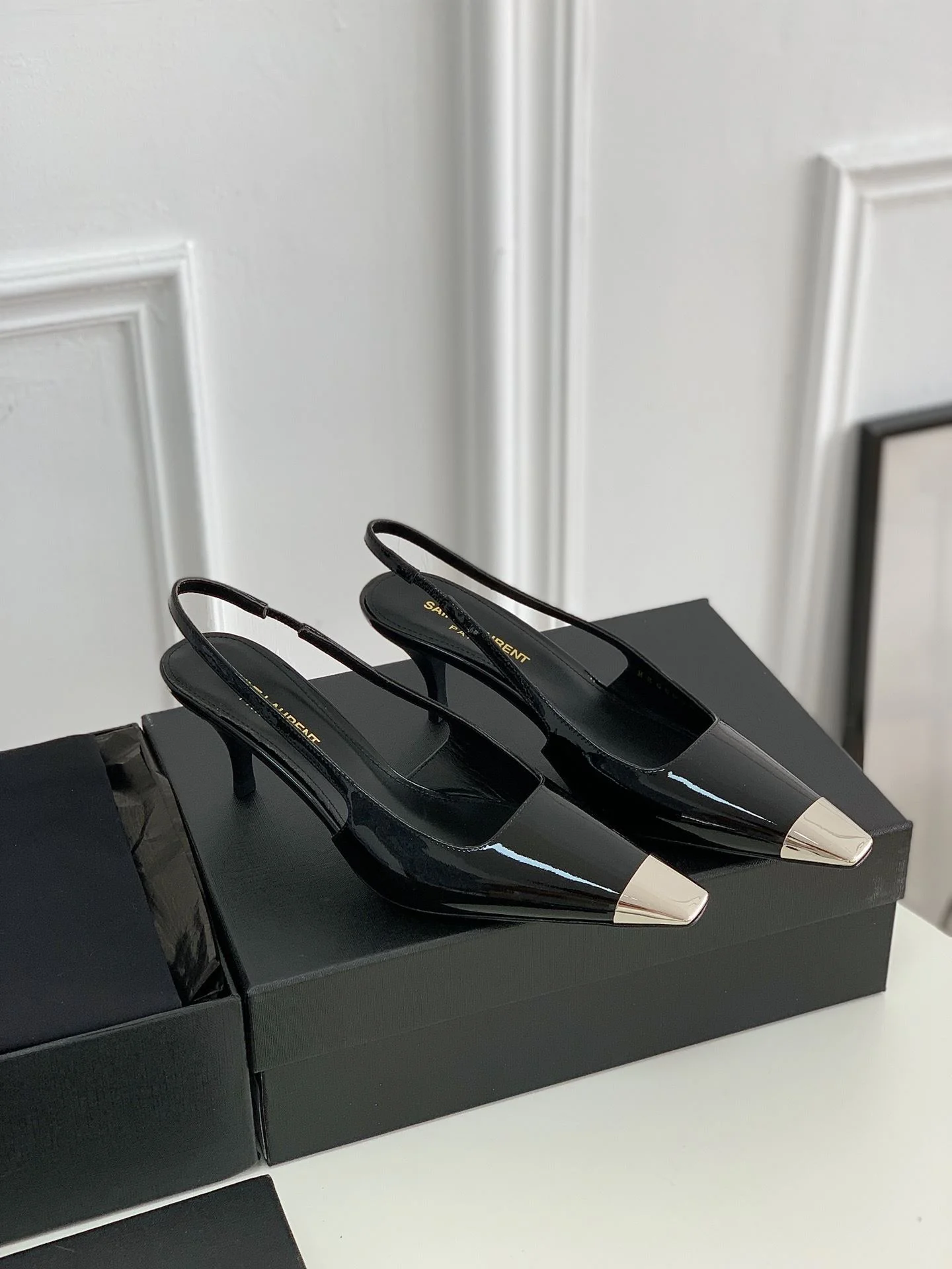 TechFriendly Ysl Sandals 5711