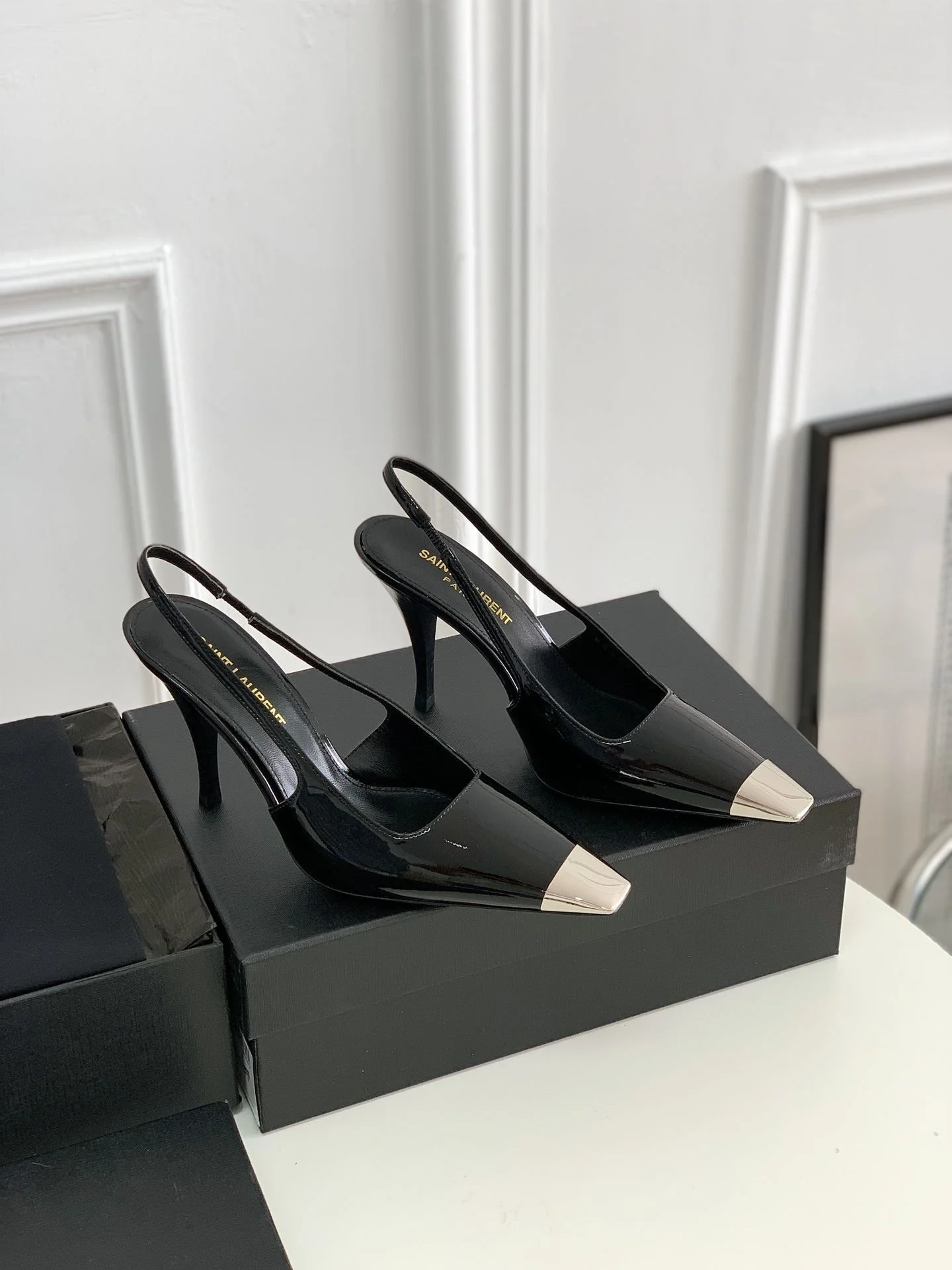 Elegant Ysl Sandals 5831