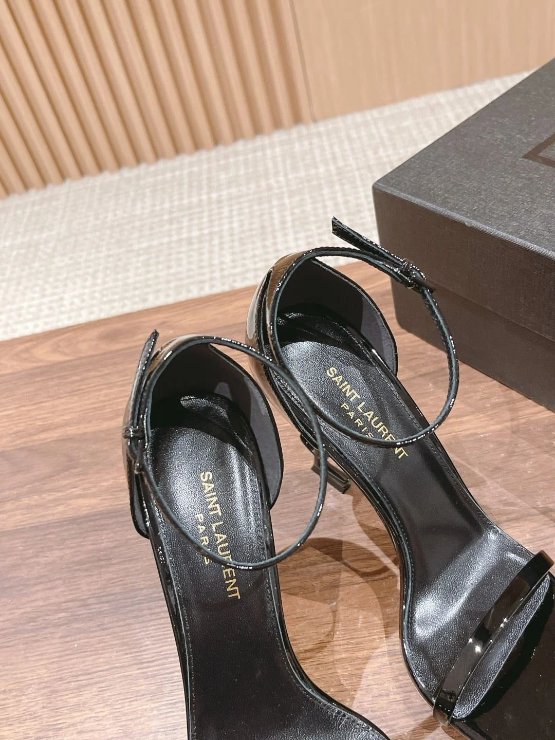 Ysl Sandals Unique 5749