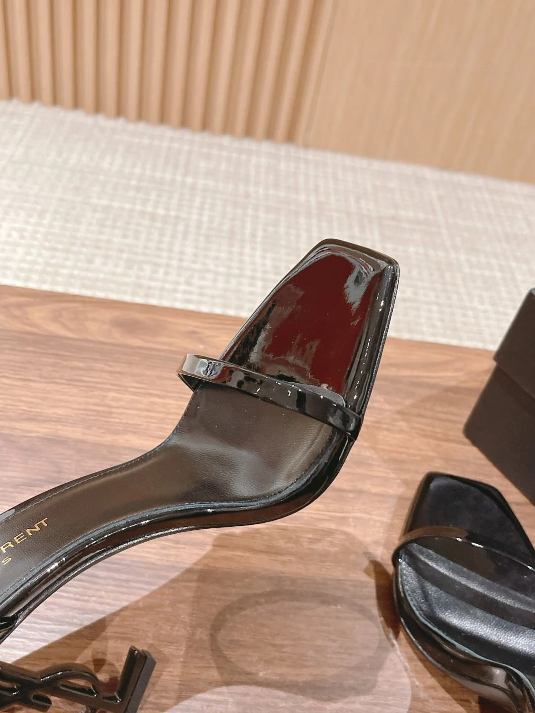 Ysl Sandals Unique 5749