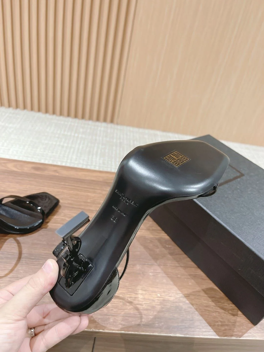 Ysl Sandals Unique 5749