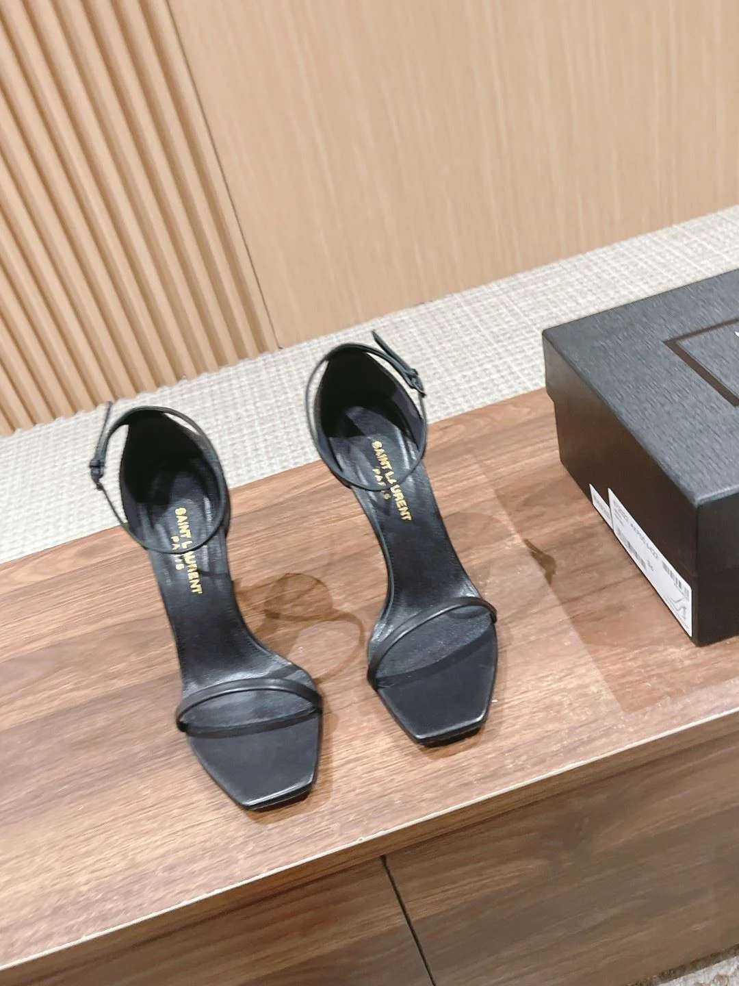 FreshLook Ysl Sandals 5708