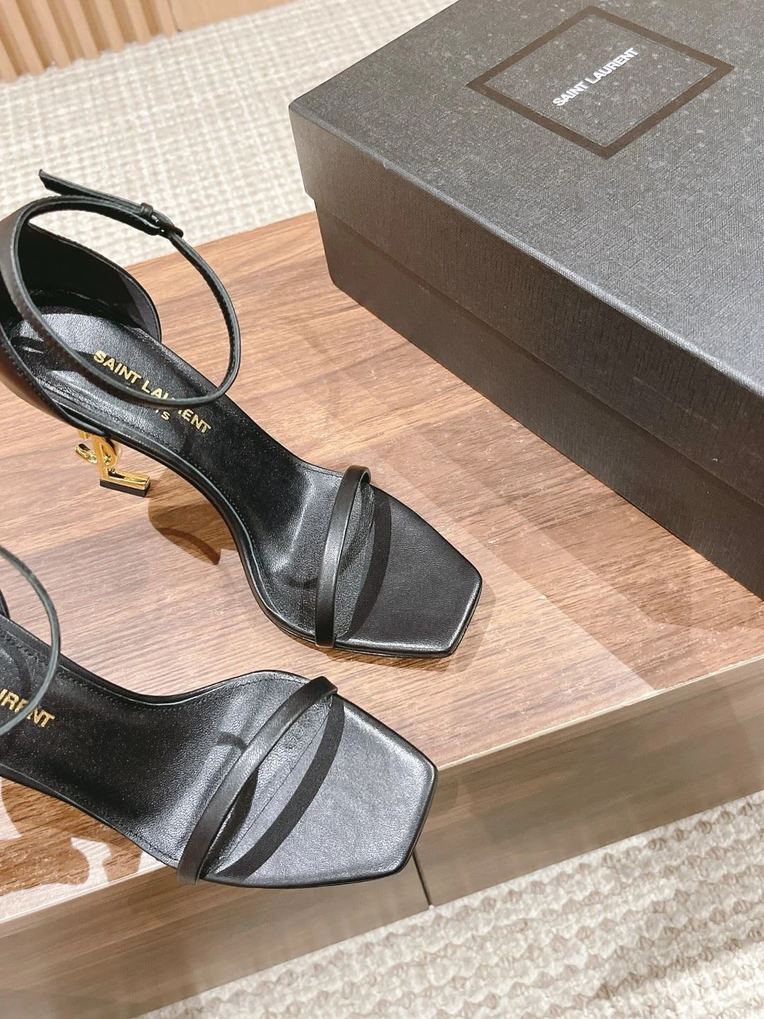 FreshLook Ysl Sandals 5708