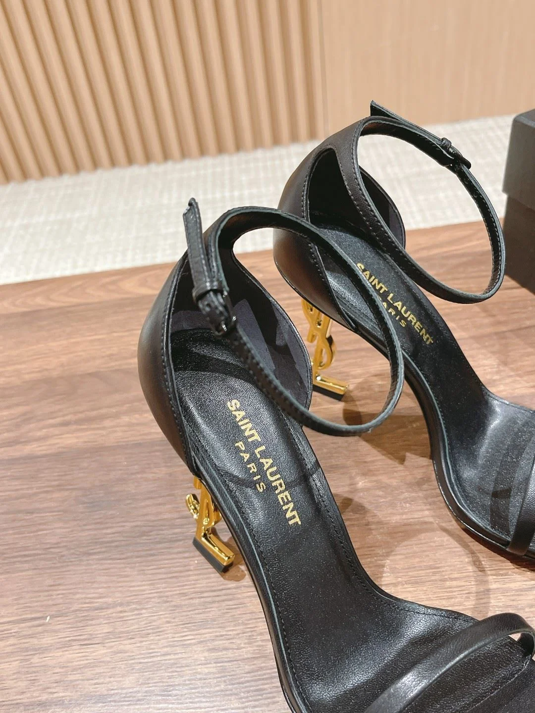 FreshLook Ysl Sandals 5708