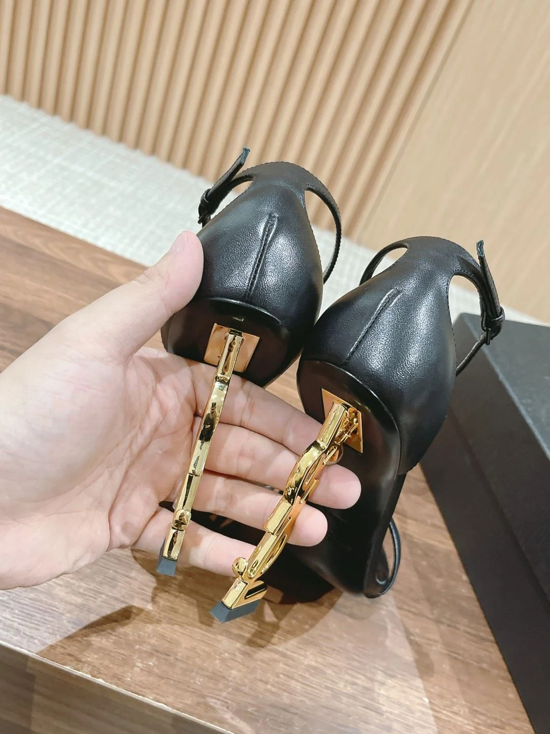 FreshLook Ysl Sandals 5708
