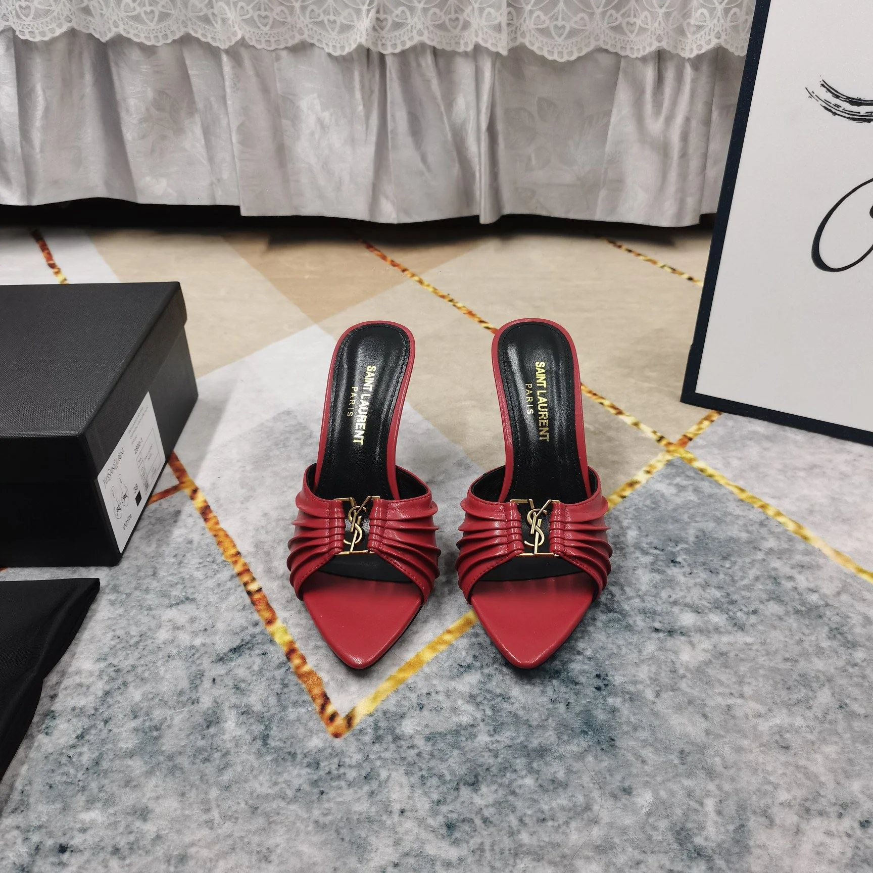 Trendsetting Ysl Sandals 5712