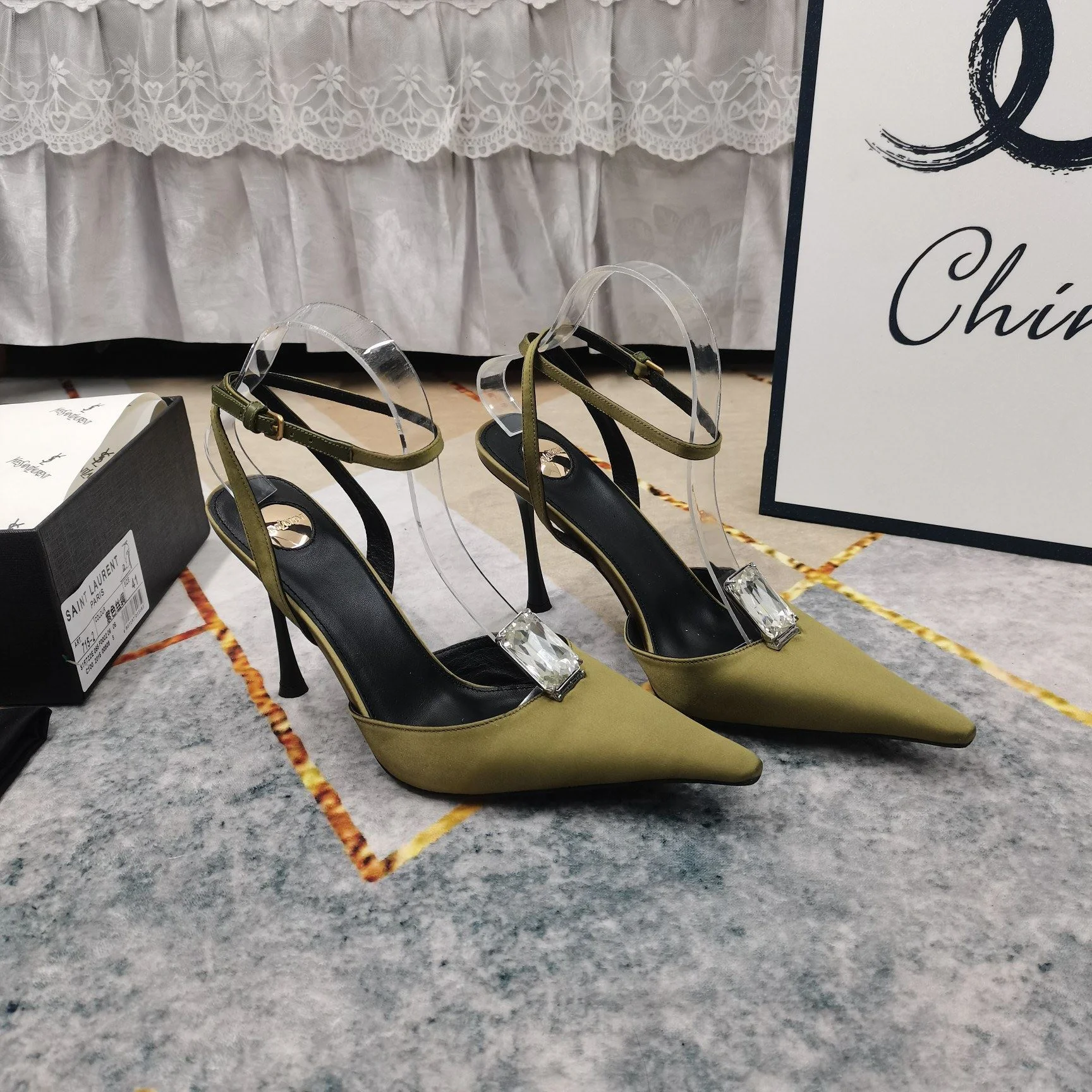 Ysl Sandals TimelessDesign 5774